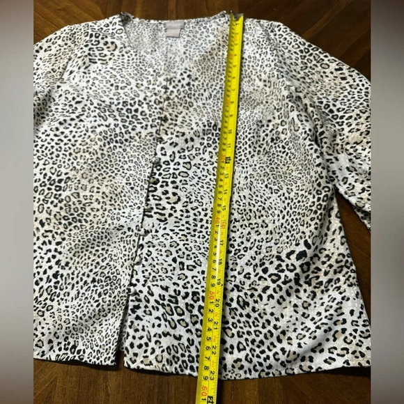 Chicos Petite Animal-Print Tie-Sleeve Button Top Size 1 US Med 8/10 Cheetah - Picture 9 of 9